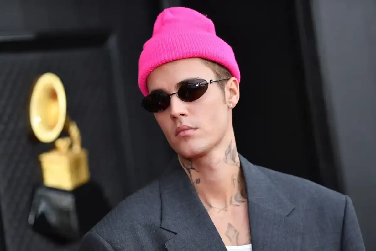 Justin Bieber arrives for the 64th Annual Grammy Awards at the MGM Grand Garden Arena in Las Vegas on April 3, 2022.