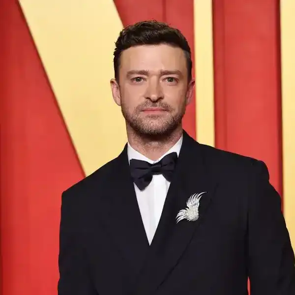 Justin Timberlake Pays Emotional Tribute to D’Angelo For Inspiring Him: ‘You Took R&B And Put It In All Capitals’
