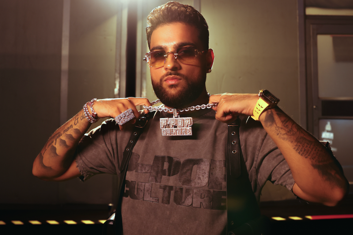 Karan Aujla at Rolling Loud India on Nov. 23, 2025.