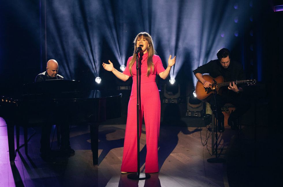 Why Kelly Clarkson Covered &lsquo;My Heart Will Go On&rsquo; Even Though 
