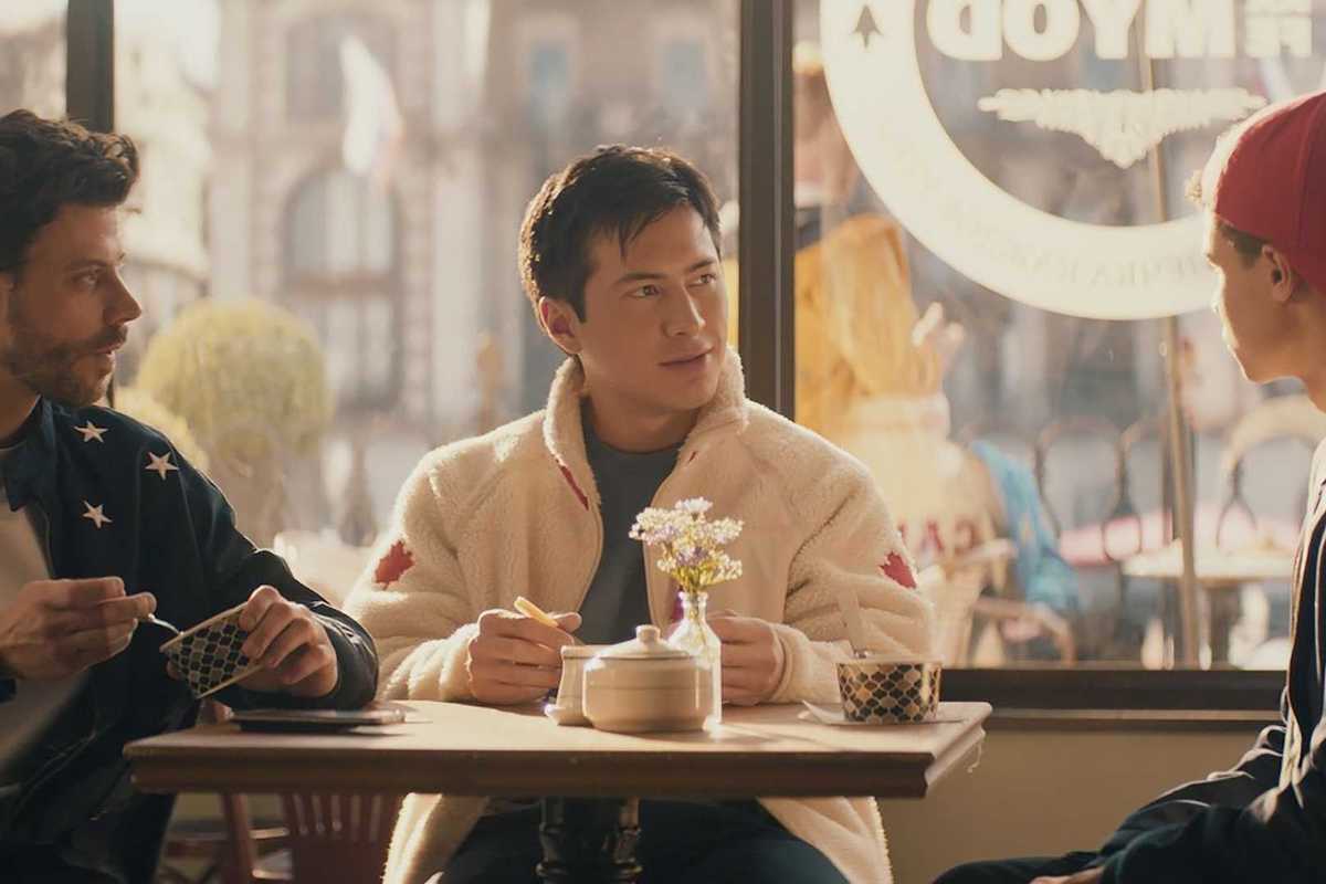 (L-R): François Arnaud and Hudson Williams as Scott Hunter and Shane Hollander in Episode 102 of Heated Rivalry.