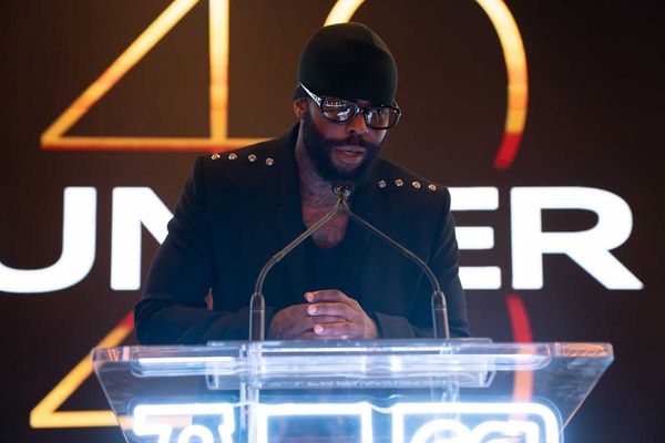 La Mar Taylor Accepts the Billboard Canada 40 Under 40 Visionary Award in Toronto on Nov. 20, 2025.