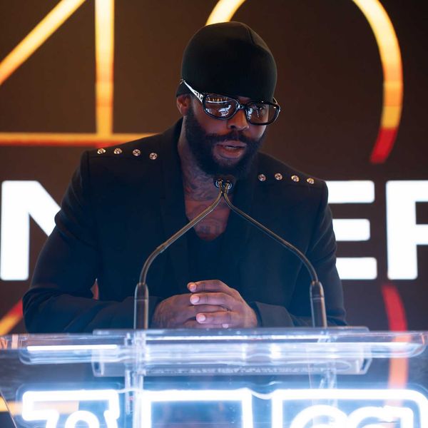 La Mar Taylor Accepts the Billboard Canada 40 Under 40 Visionary Award in Toronto on Nov. 20, 2025.