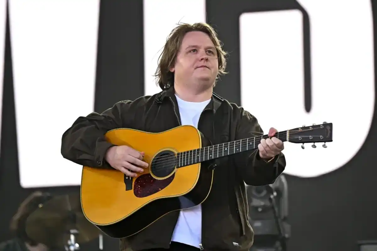 Lewis Capaldi Donates 734,000 Hours of Free Therapy to Those in Need: ‘This Is My Way of Giving Back’