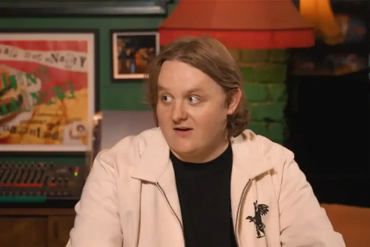 Lewis Capaldi Met Justin Bieber at a Party and Totally Thought They Were Pals Until He Texted Him the Next Day: ‘Bieber Aired Me’