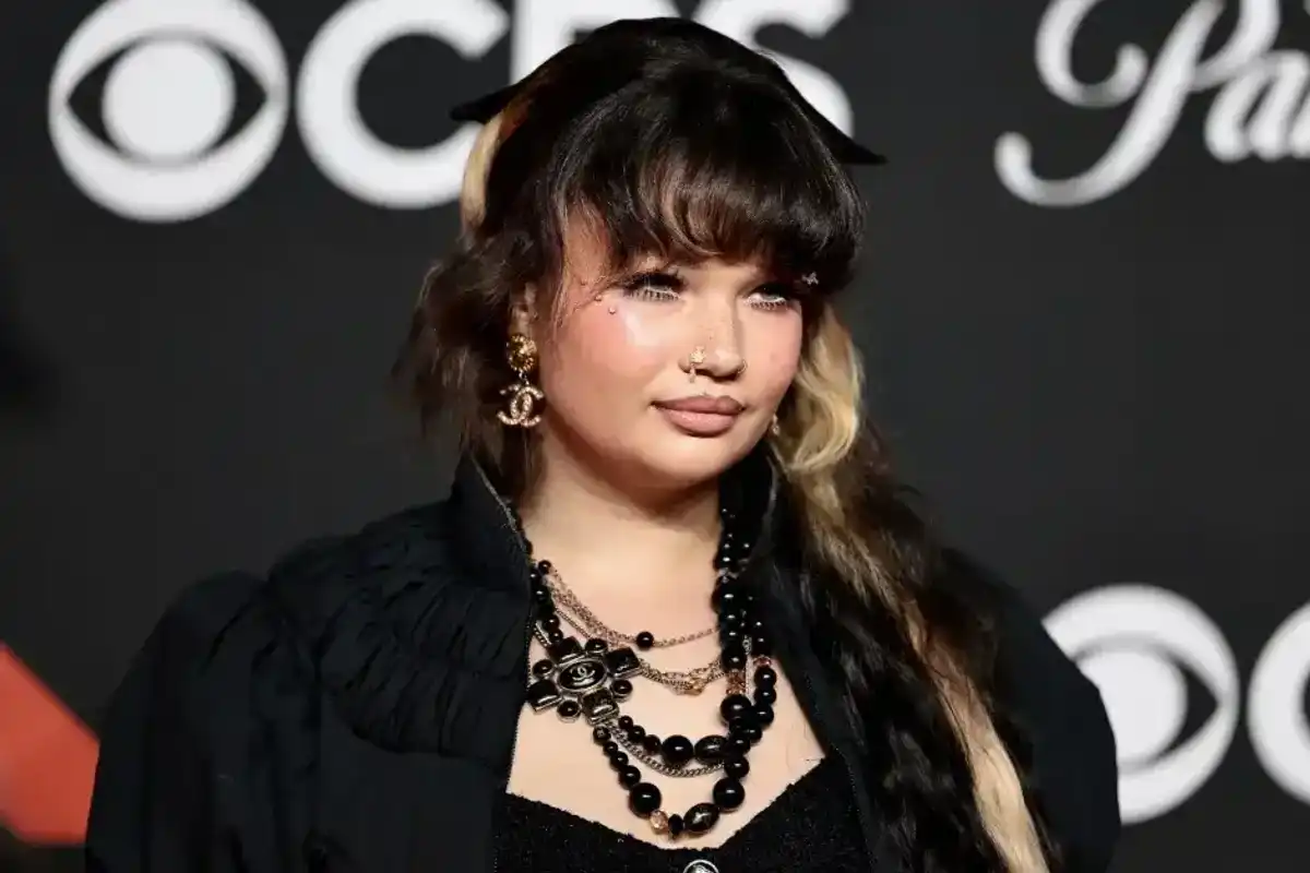 Lola Young Announces She’s ‘Going Away for a While’ to ‘Work on Myself’ After Collapsing On Stage