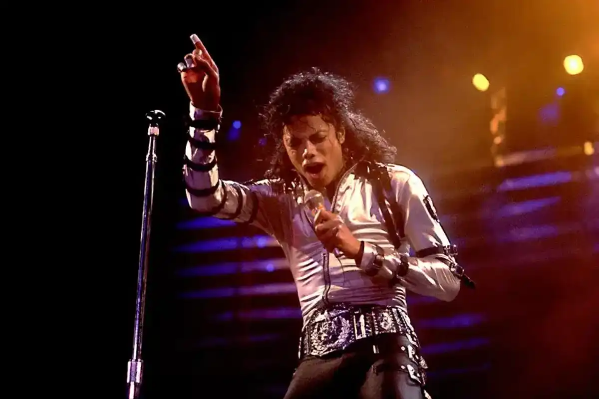 Michael Jackson performs onstage at the Rosemont Horizon during his 'BAD' tour, Rosemont, Illinois, April 19, 1988.