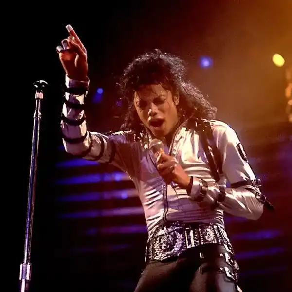 Michael Jackson performs onstage at the Rosemont Horizon during his 'BAD' tour, Rosemont, Illinois, April 19, 1988.