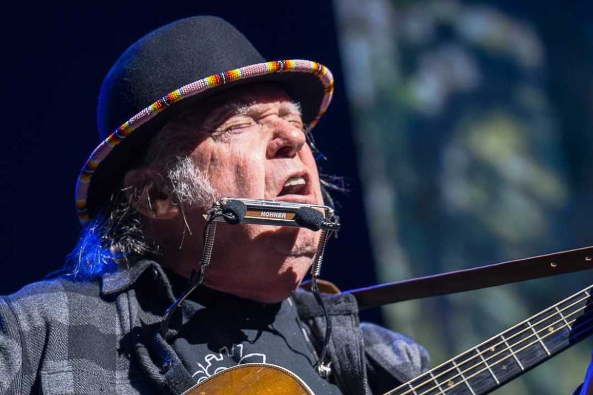 Neil Young at David Suzuki Foundation Concert in Vancouver
