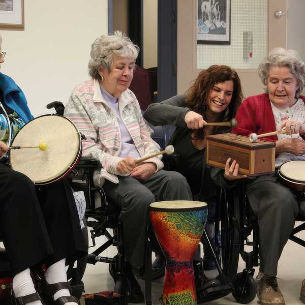 NMC’s partner, JB Music Therapy, delivering a music therapy session