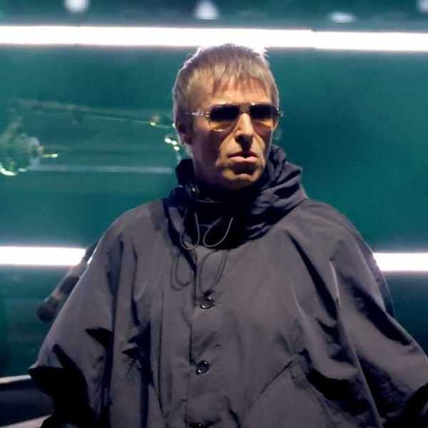 PASADENA, CALIFORNIA - SEPTEMBER 06: (EDITORIAL USE ONLY, NO COMMERCIAL USE, NO SPECIAL INTEREST OR SINGLE ARTIST PUBLICATION USE) Liam Gallagher of Oasis performs onstage during the Oasis Live '25 World Tour at Rose Bowl Stadium on September 06, 2025 in Pasadena, California. (Photo by Kevin Winter/Getty Images)