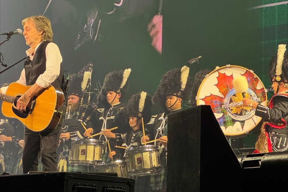 Paul McCartney & Paris Port Dover Pipe Band