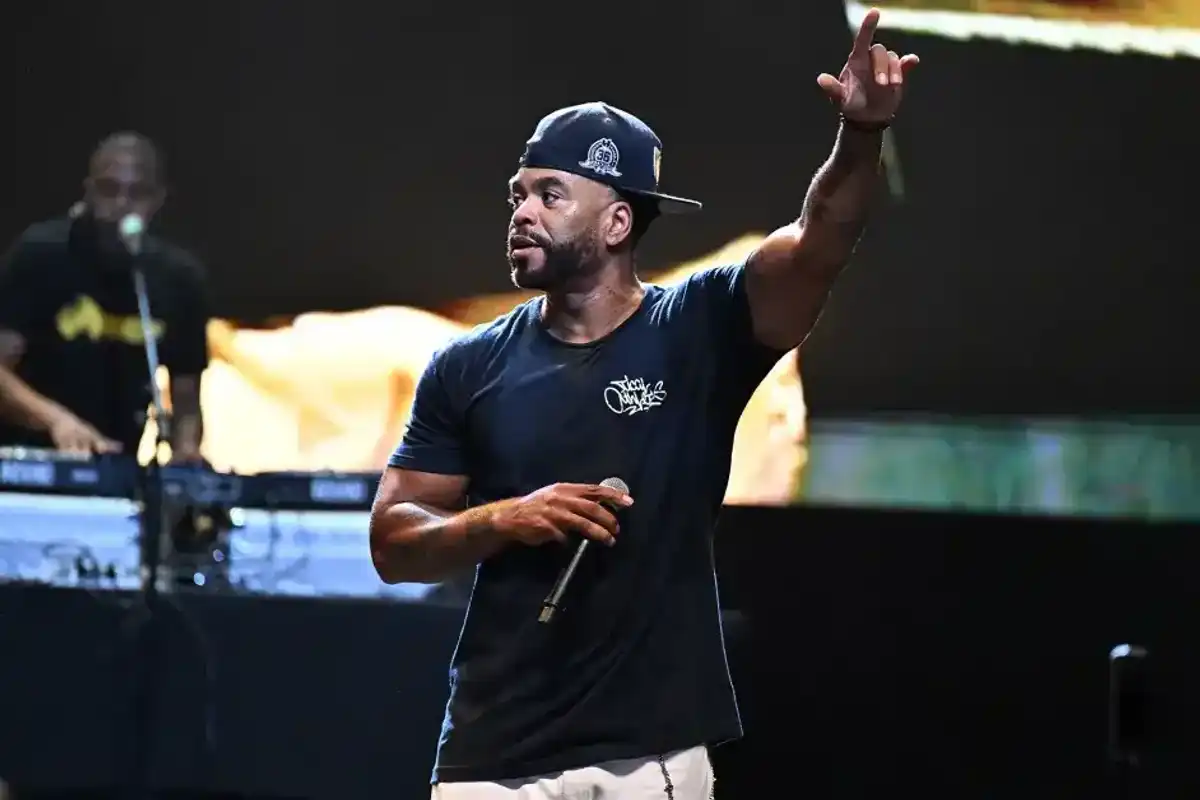 Rapper Method Man performs onstage during James Evans Living Legends concert at Mable House Barnes Amphitheatre on October 5, 2025 in Mableton, Georgia.