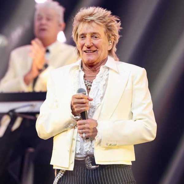 Rod Stewart performs onstage at the 2025 American Music Awards held at the Fontainebleau Las Vegas on May 26, 2025 in Las Vegas, Nevada.