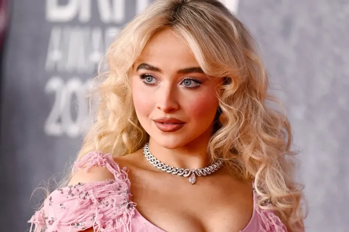 Sabrina Carpenter Reveals ‘Man’s Best Friend’ Tracklist via Golden Retriever
