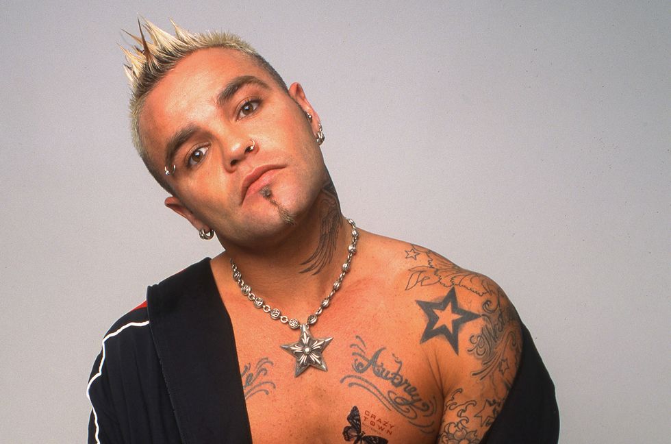 Shifty Shellshock of American rap rock band Crazy Town, United Kingdom, circa 2001.