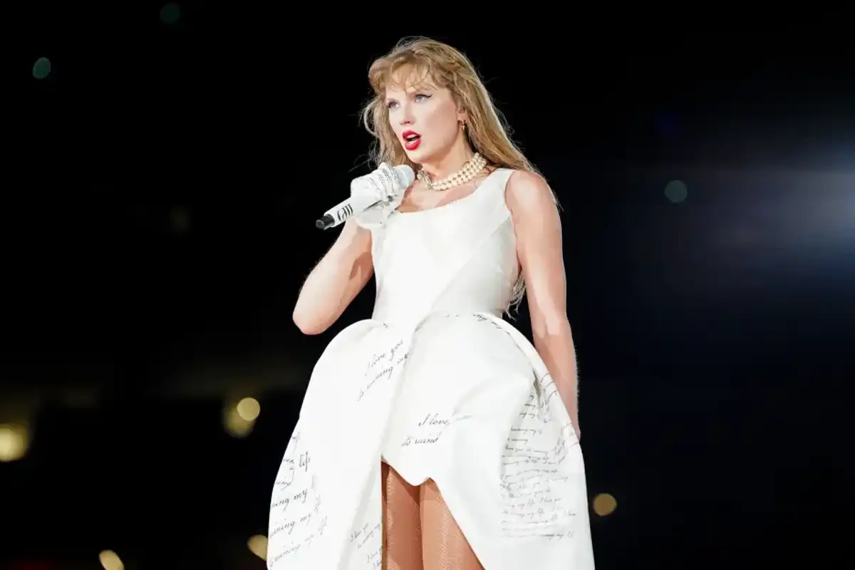 Taylor Swift performs onstage during "Taylor Swift | The Eras Tour" at Caesars Superdome on October 25, 2024 in New Orleans, Louisiana.