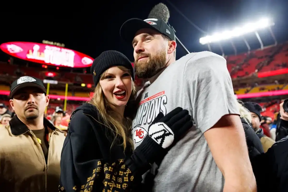Travis Kelce Jokes He’s Living Out a Gender-Swapped ‘Pretty Woman’ With ‘High Class’ Taylor Swift