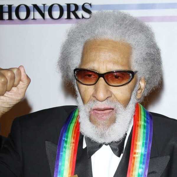 WASHINGTON, DC - DECEMBER 04: Musician Sonny Rollins arrives at the 34th Kennedy Center Honors held at the Kennedy Center Hall of States on December 4, 2011 in Washington, DC. (Photo by Michael Tran/Getty Images)