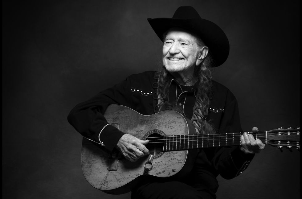 Willie Nelson releases “Last Leaf on the Tree” cover LP with songs by Beck, Tom Waits, Flaming Lips, Neil Young and others