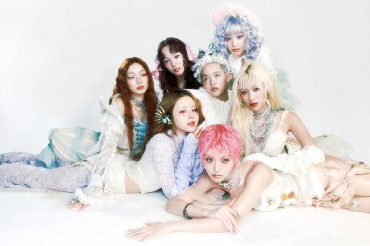 XG (l-to-r) JURIN, HARVEY, JURIA, COCONA, CHISA, HINATA and MAYA.